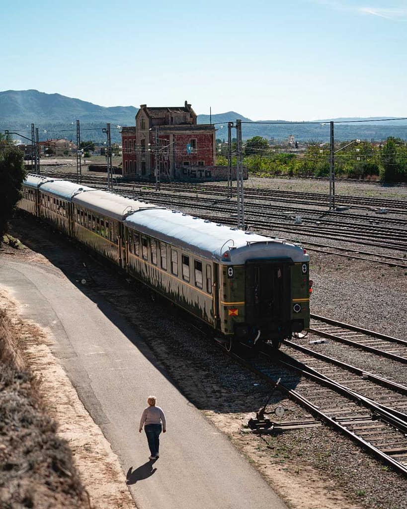 Photograph of the Renfe AA-6018 Passenger Carriage.